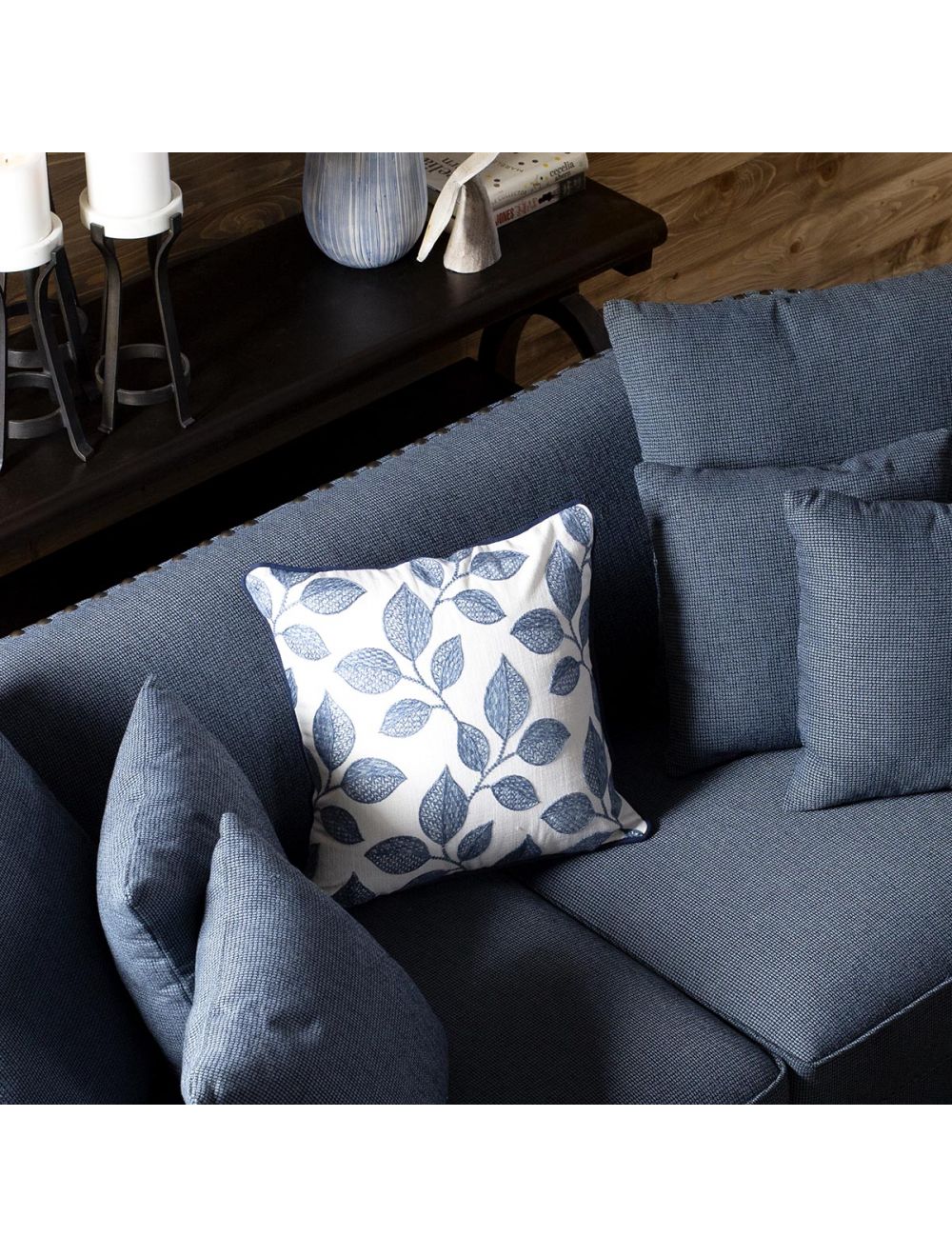 Avina Cushion-IAAH